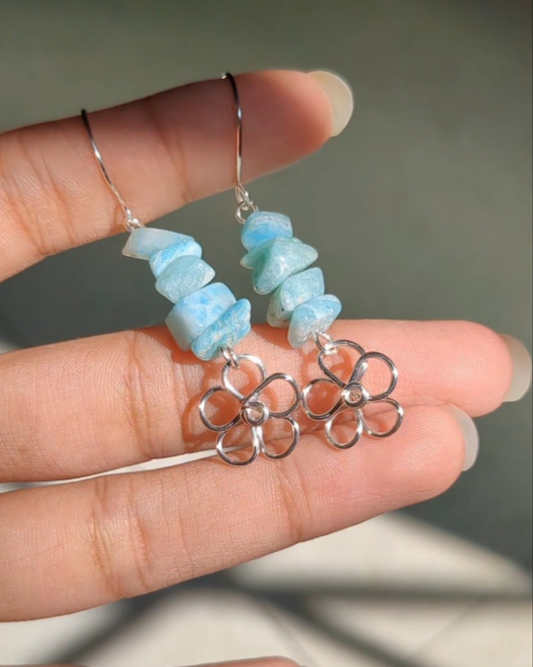 Minimal Flower Gemstone Earrings πͺ»β¨