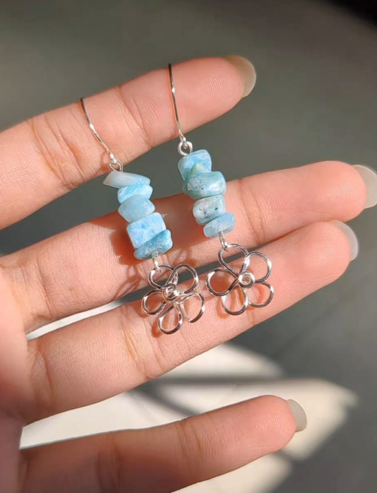 Minimal Flower Gemstone Earrings πͺ»β¨