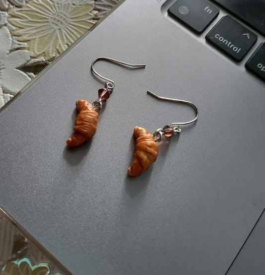 Croissant Earrings 🥐🤎