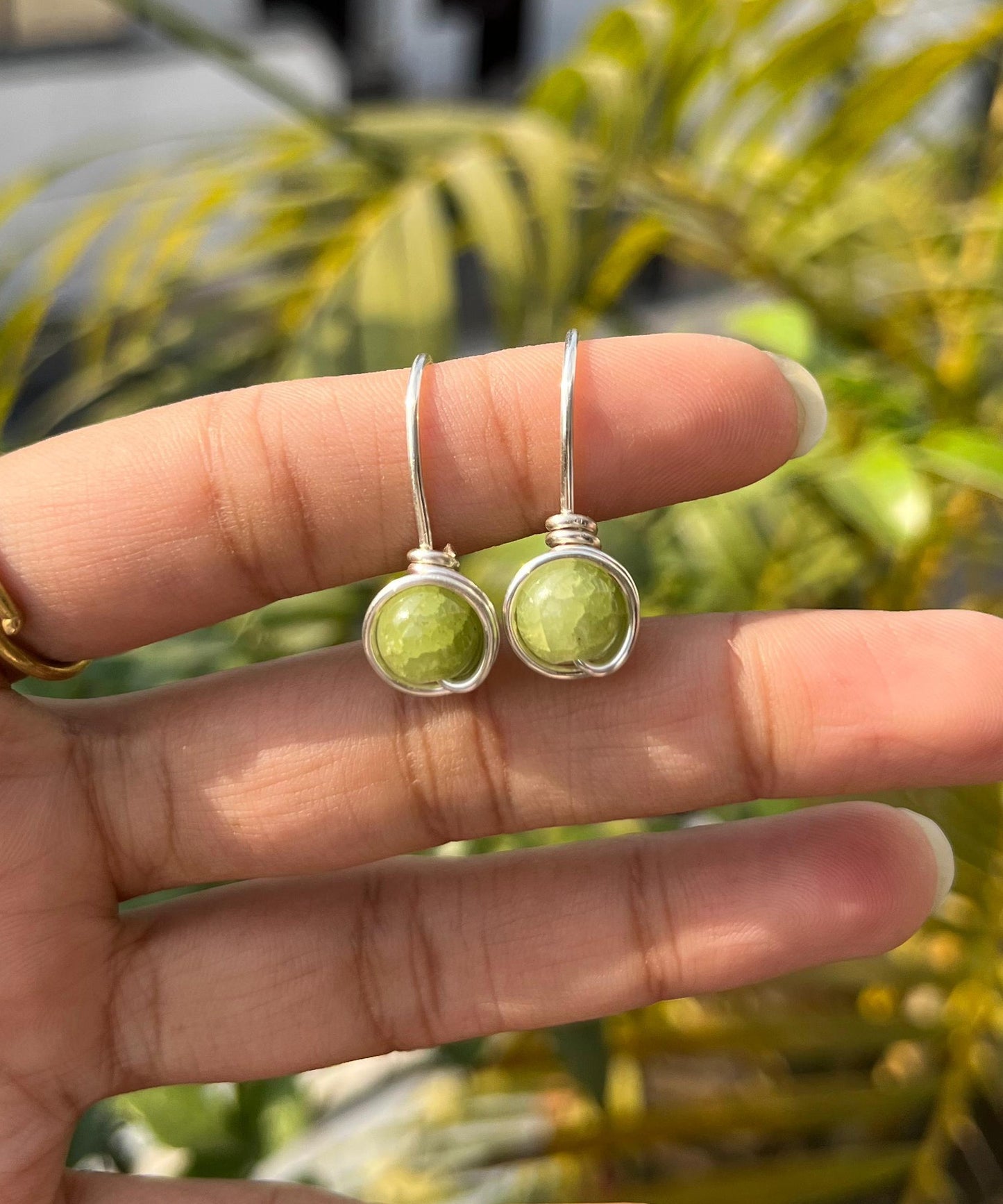 Minimal Wire Glass Bead Earrings π€