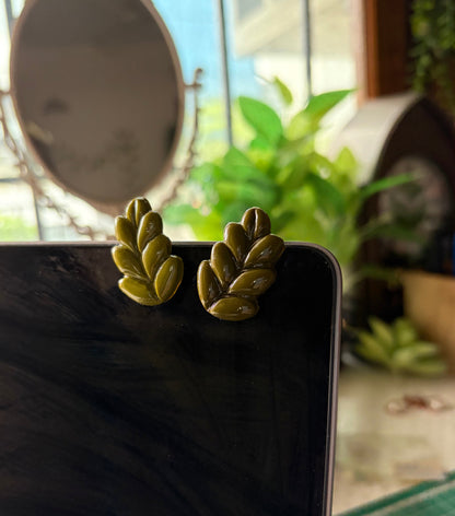 Green Leaf Magnets/Pins 🍃✨