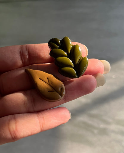 Autumn Leaf Pins/Magnets 🍃🍂