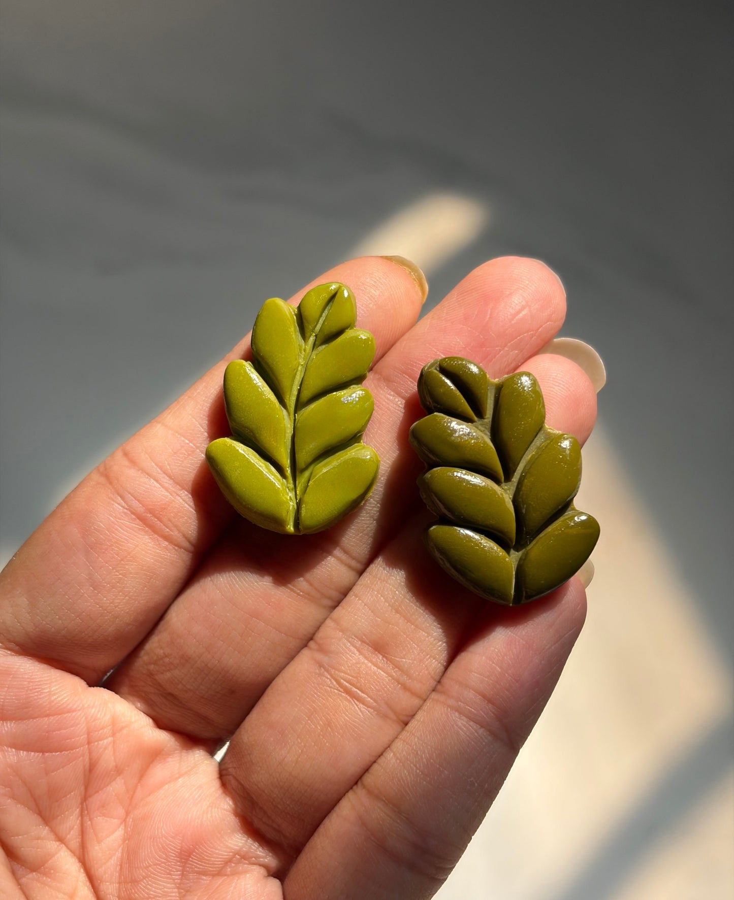 Green Leaf Magnets/Pins 🍃✨