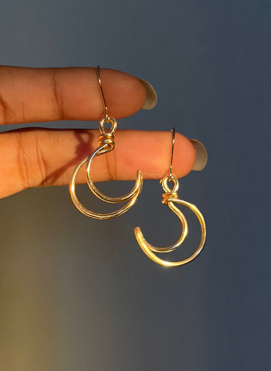 Minimal Moon Earrings 🌙