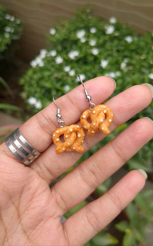 Pretzel Earrings 🥨