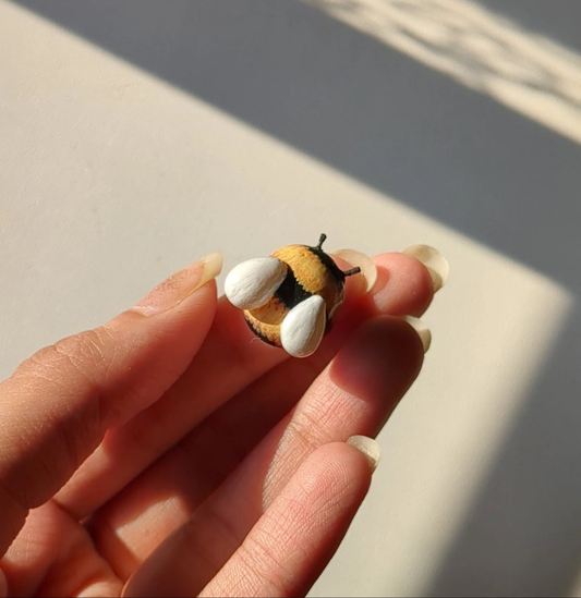 Bee Magnet/Pin 🐝💛