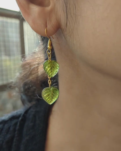Classic Leaf Earrings 🌿