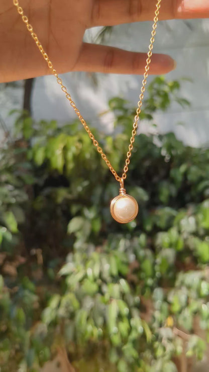 Minimalist Round Pendant Necklaces ✨
