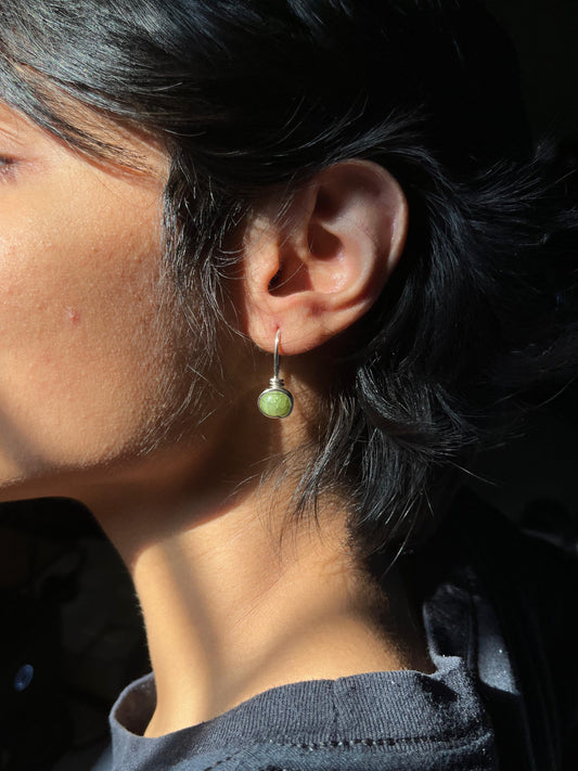 Minimal Wire Glass Bead Earrings 🤍