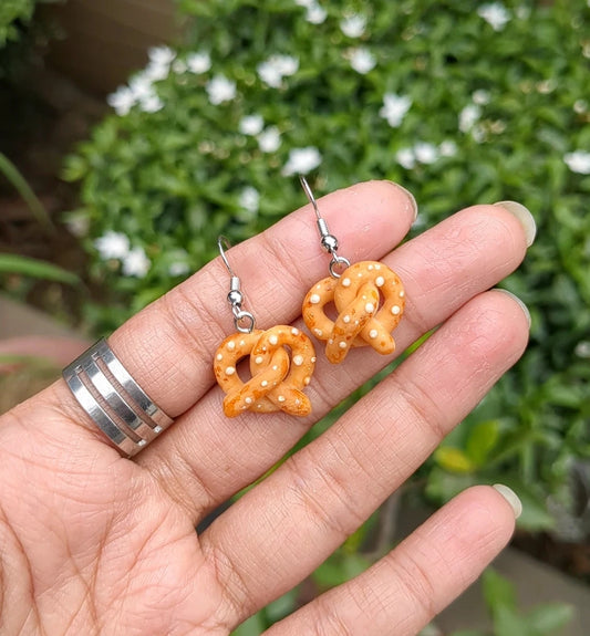 Pretzel Earrings 🥨