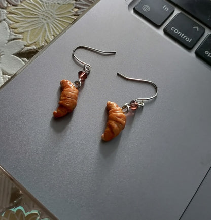 Croissant Earrings 🥐🤎