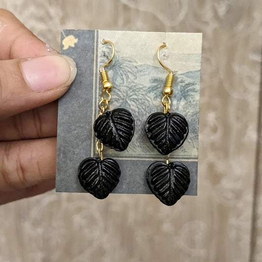 Classic Leaf Earrings 🌿